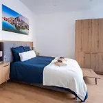 Nomad - Vue Collegiale Apartment