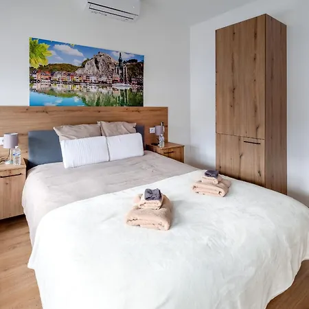 Nomad - Vue Collegiale * Dinant