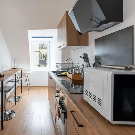 Nomad - Vue Collegiale Apartment