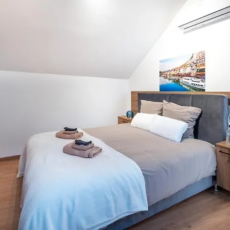 Nomad - Vue Collegiale Ντινάντ