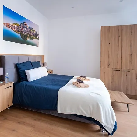 Nomad - Vue Collegiale Apartment